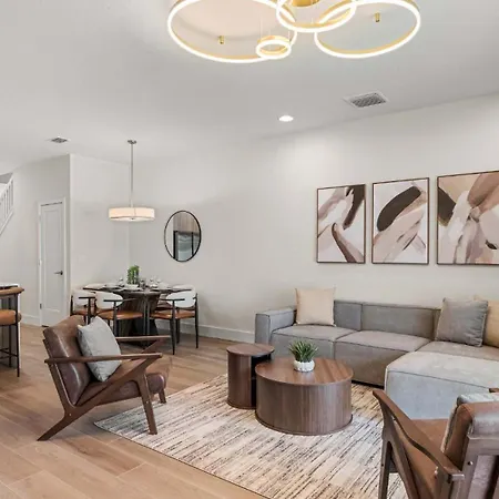 Upstay Pristine 3Br Home With Private Pool & Bbq